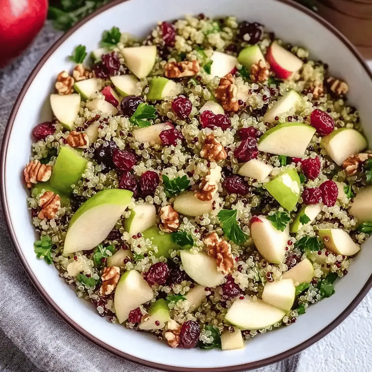 Quinoa Apple Salad nojkrz