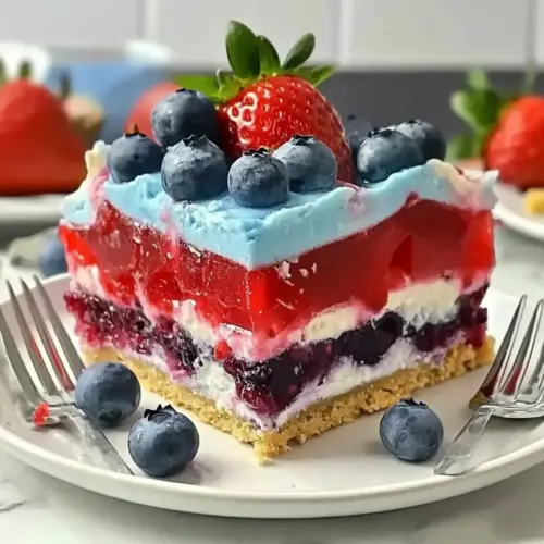 Delicious Summer Berry Jello Lasagna – No-Bake Delight! 11 null