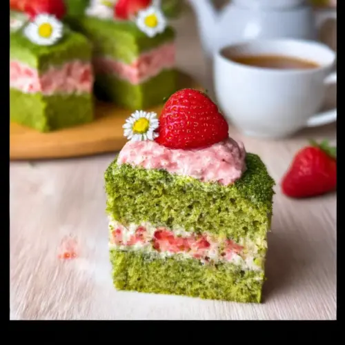 Moist Strawberry Matcha Latte Cake That'll Wow Your Guests 2 Strawberry Matcha Latte Cake